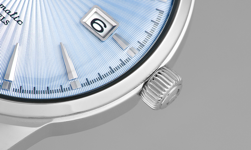 Enlarged photo of the crown of SARB065, the first cocktail-inspired watch