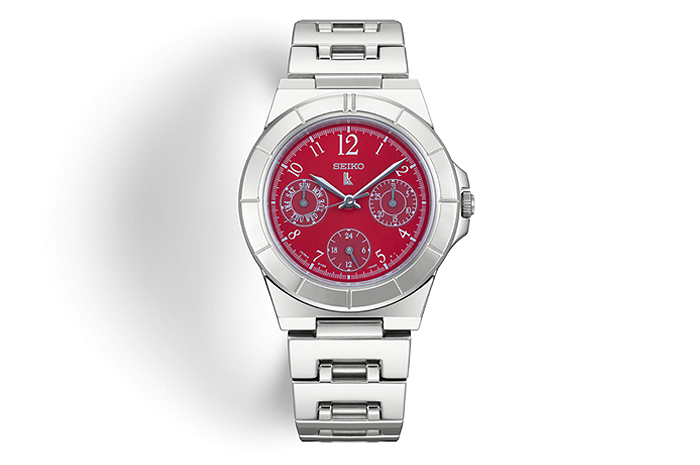 Front view of the second Lukia model (SSVB015) with a round red dial